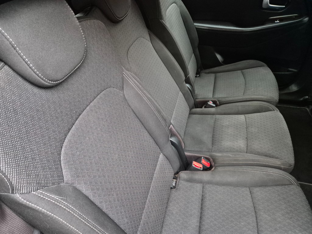 Used Kia Carens 2018 for sale - 77367300: Photo 13