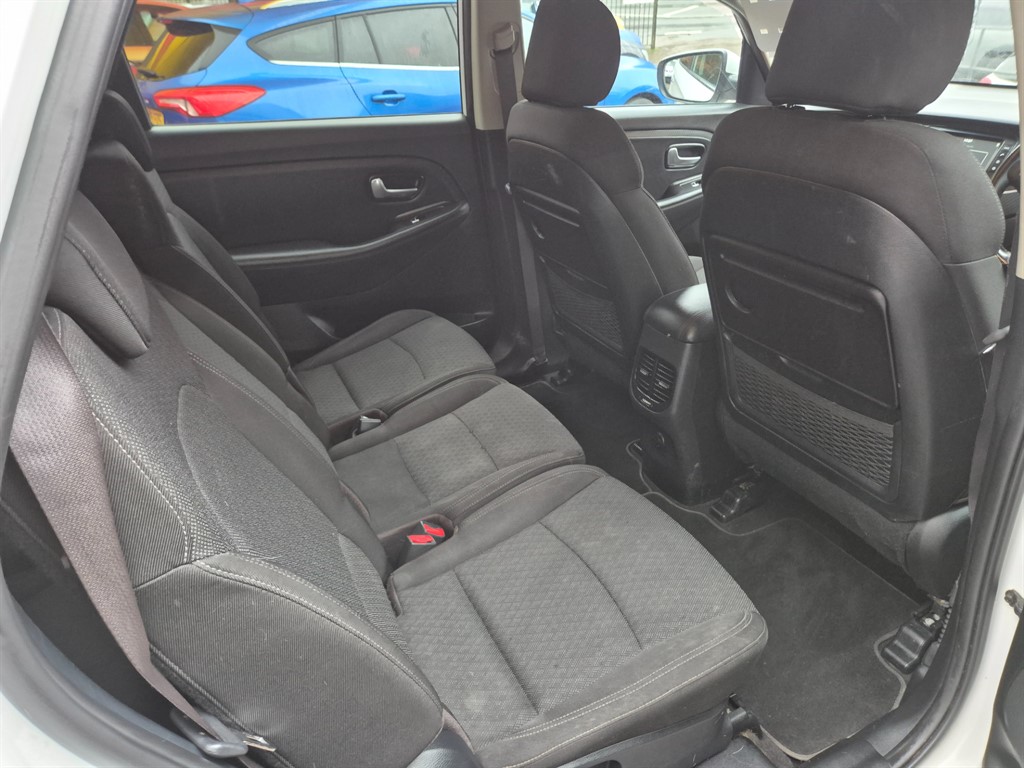 Used Kia Carens 2018 for sale - 77367300: Photo 15
