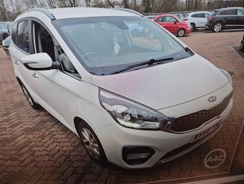 Used Kia Carens 2018 for sale - 77367300: Photo