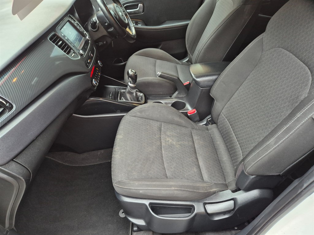 Used Kia Carens 2018 for sale - 77367300: Photo 8