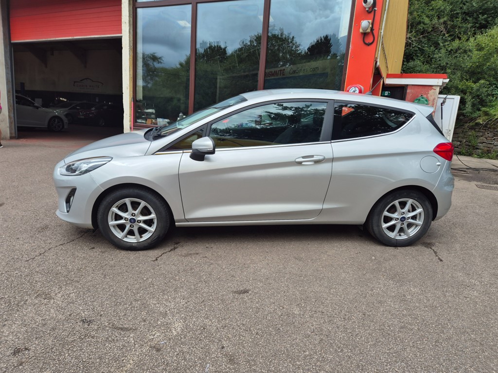 Used Ford Fiesta 2018 for sale - 77336142: Photo 2
