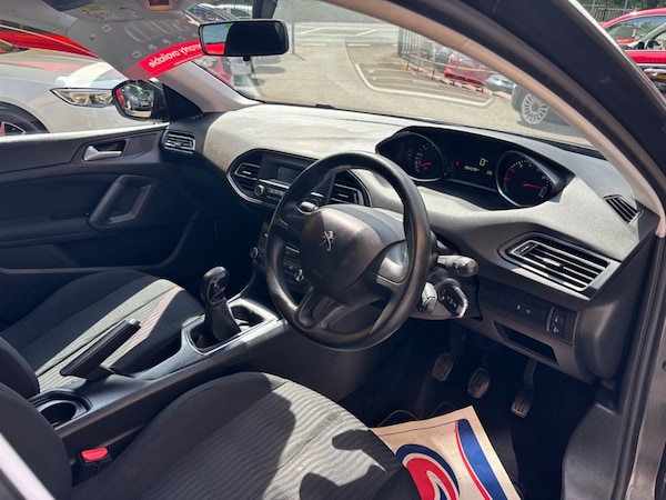 Used Peugeot 308 2017 for sale - 75570204: Photo 5