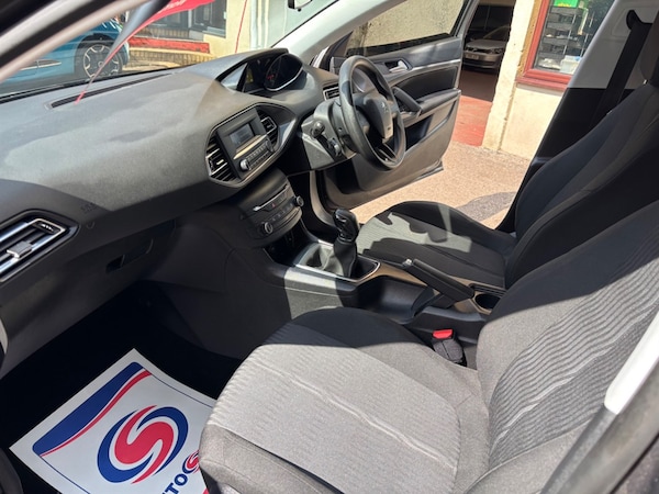 Used Peugeot 308 2017 for sale - 75570204: Photo 9