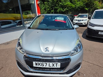 Used Peugeot 208 2017 for sale - 79232228: Photo