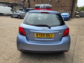Used Toyota Yaris 2015 for sale - 79033963: Photo