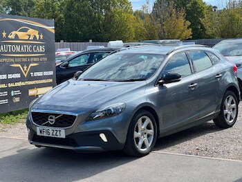 Used Volvo V40 2016 for sale - 79507441: Photo