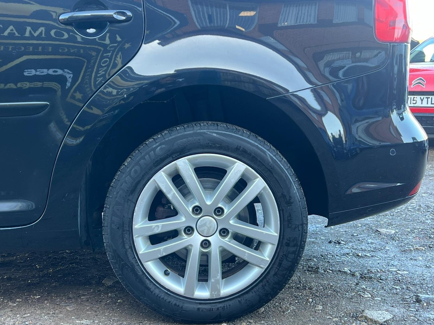 Used Volkswagen Touran 2015 for sale - 76693900: Photo 15