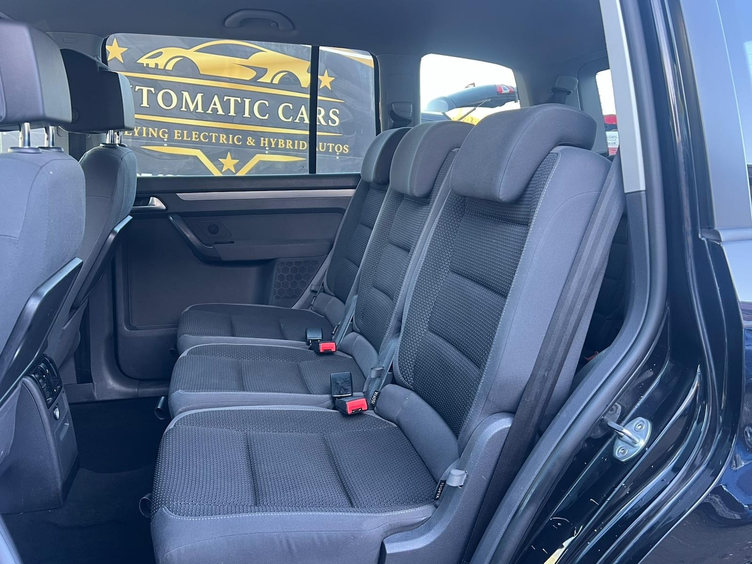 Used Volkswagen Touran 2015 for sale - 76693900: Photo 24