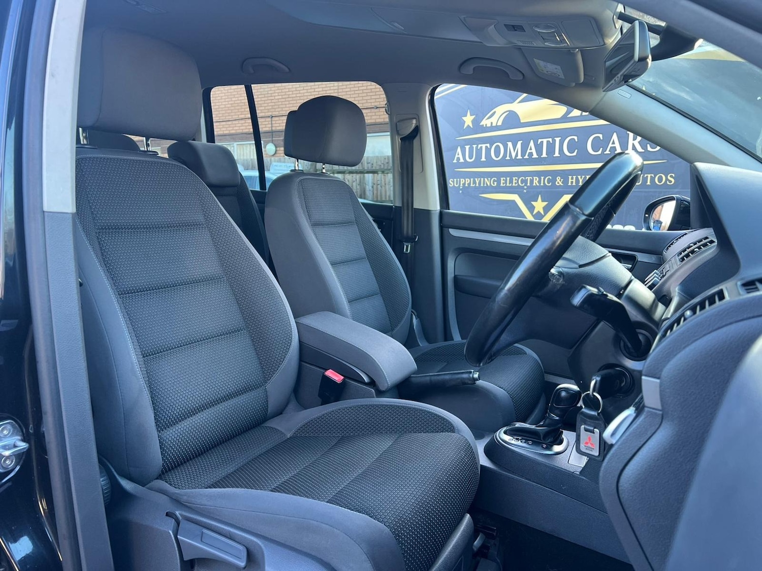 Used Volkswagen Touran 2015 for sale - 76693900: Photo 30