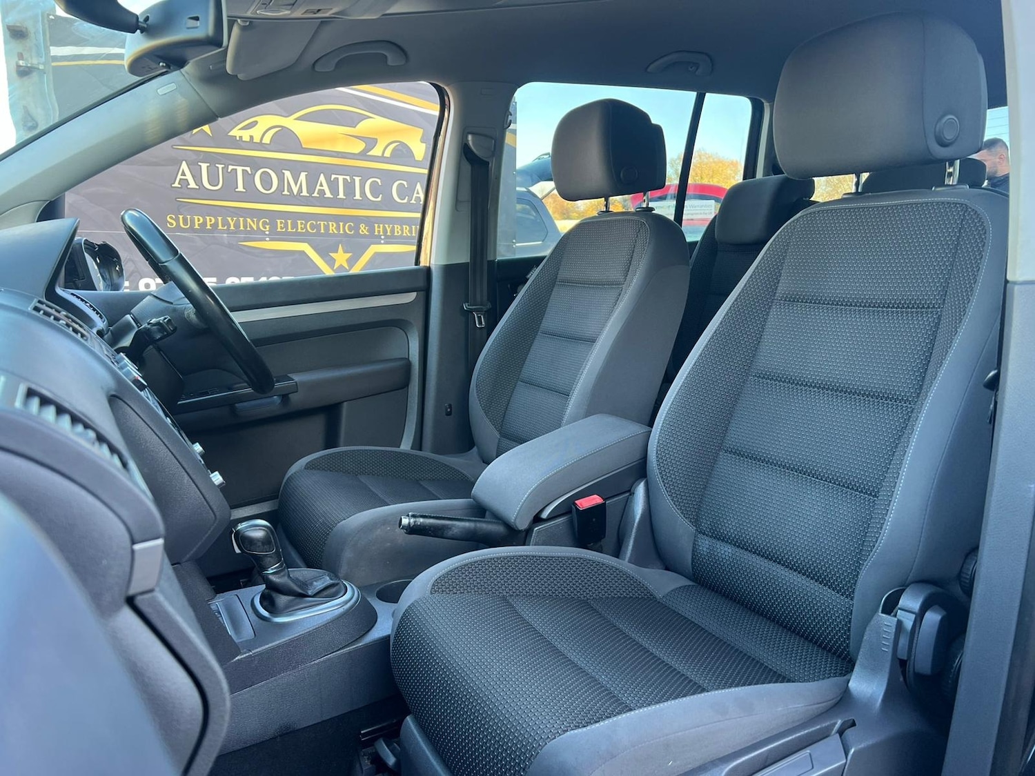 Used Volkswagen Touran 2015 for sale - 76693900: Photo 31