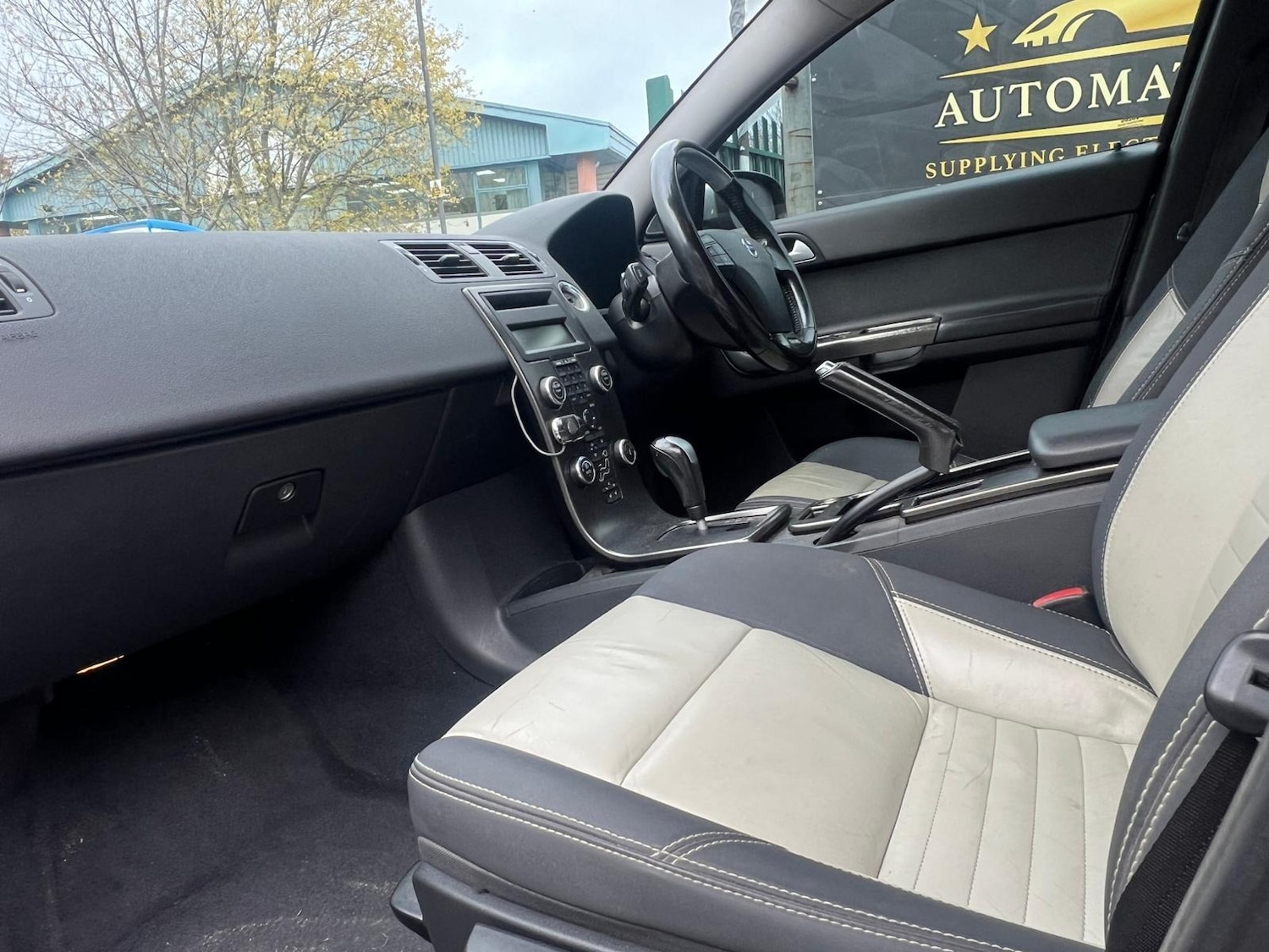 Used Volvo V50 2009 for sale - 76725978: Photo 38