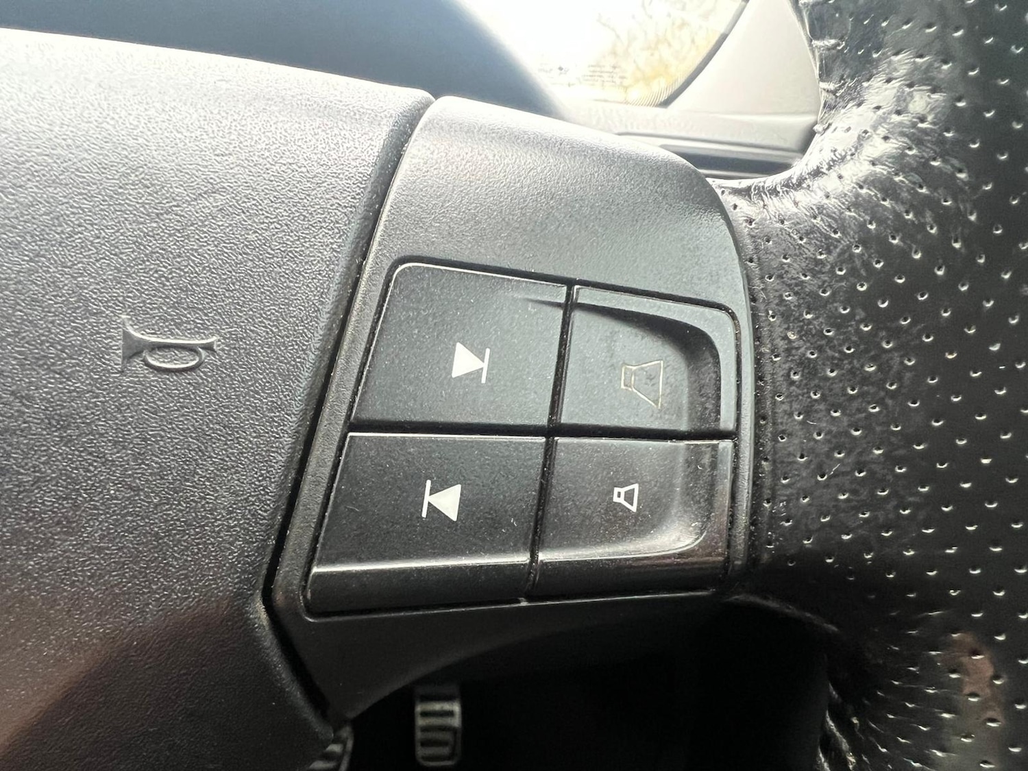 Used Volvo V50 2009 for sale - 76725978: Photo 50