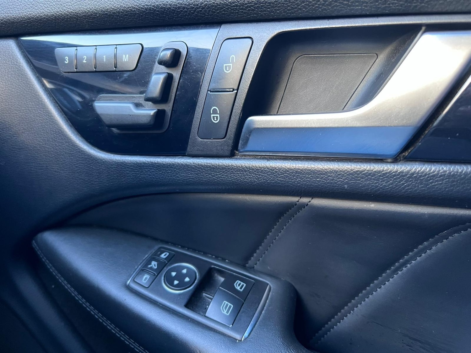 Used Mercedes-Benz C Class 2011 for sale - 77310661: Photo 15