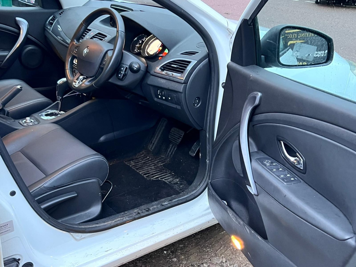 Used Renault Megane 2015 for sale - 77159621: Photo 7