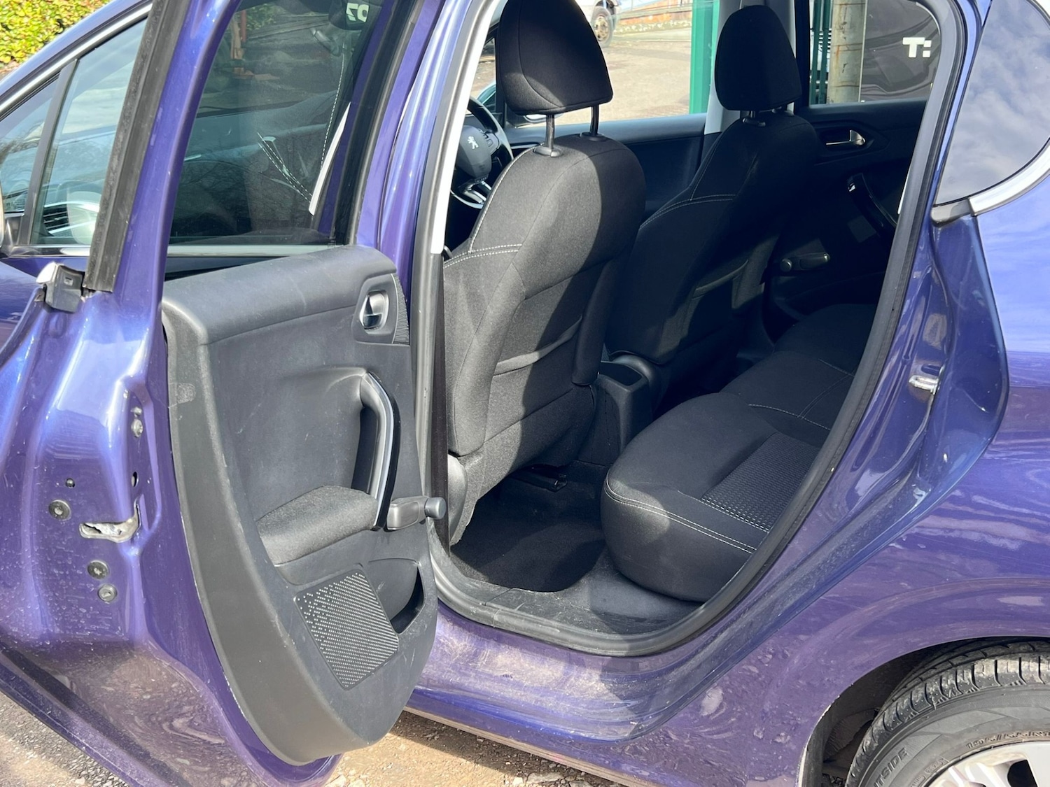 Used Peugeot 208 2016 for sale - 77819110: Photo 10