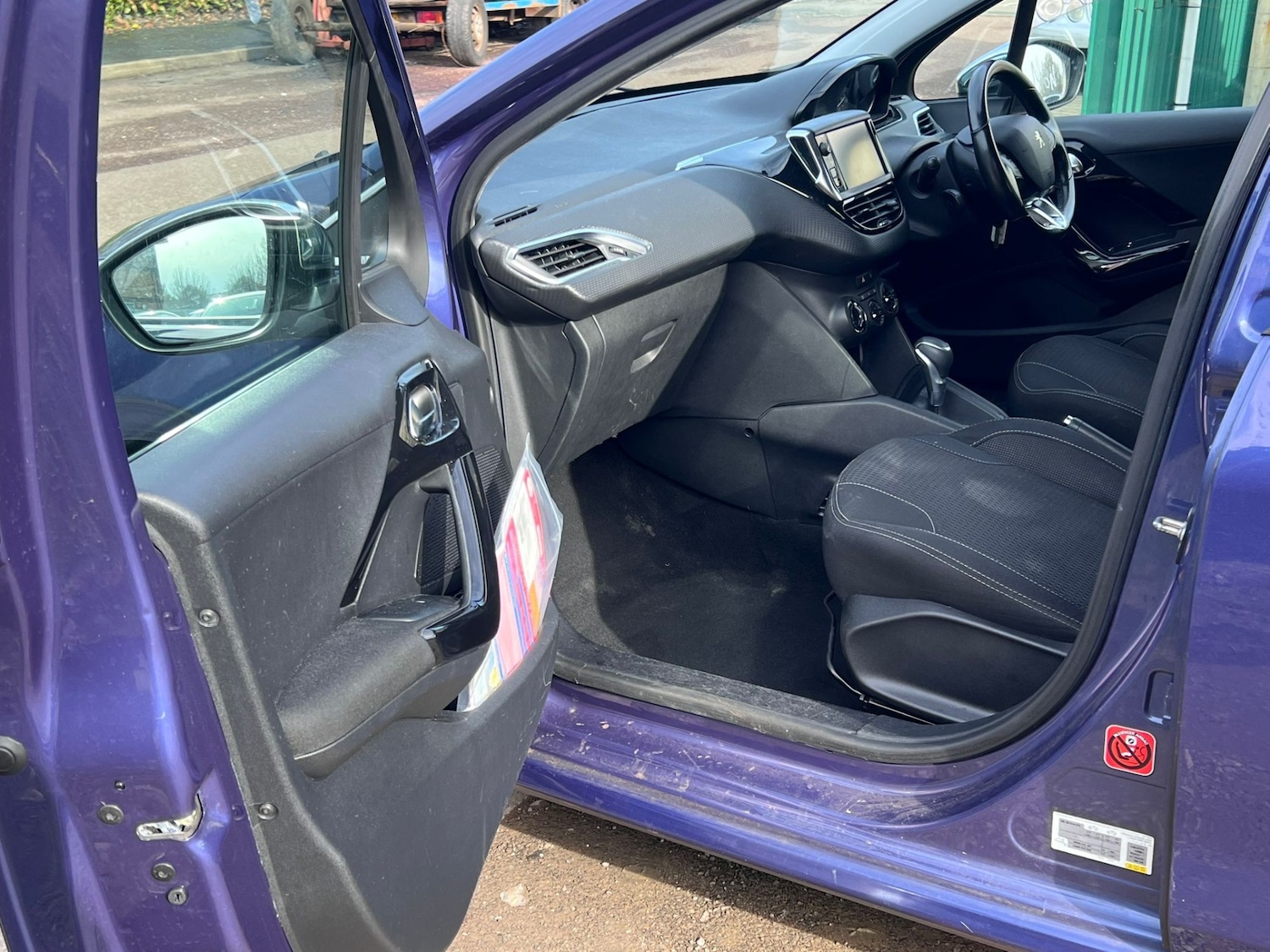 Used Peugeot 208 2016 for sale - 77819110: Photo 11