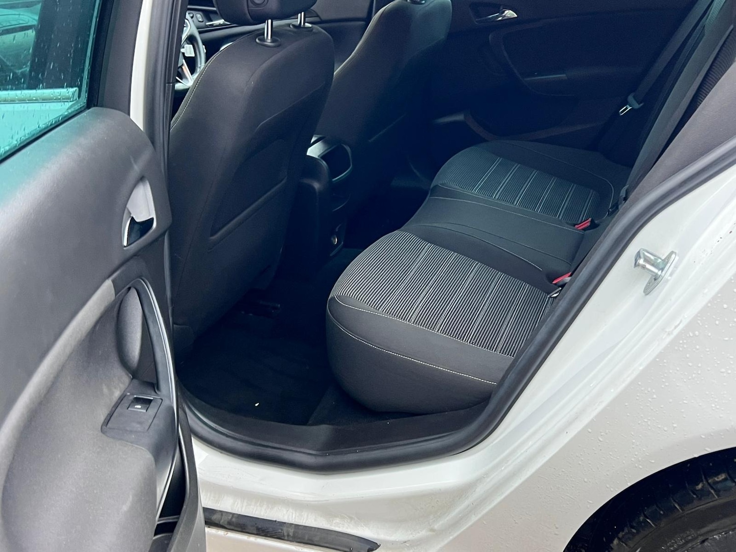 Used Vauxhall Insignia 2015 for sale - 76580332: Photo 12