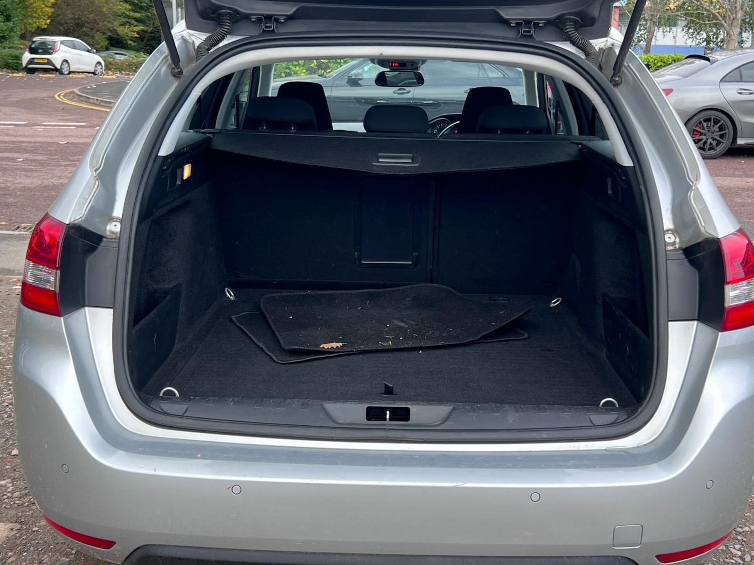 Used Peugeot 308 2016 for sale - 76436301: Photo 9