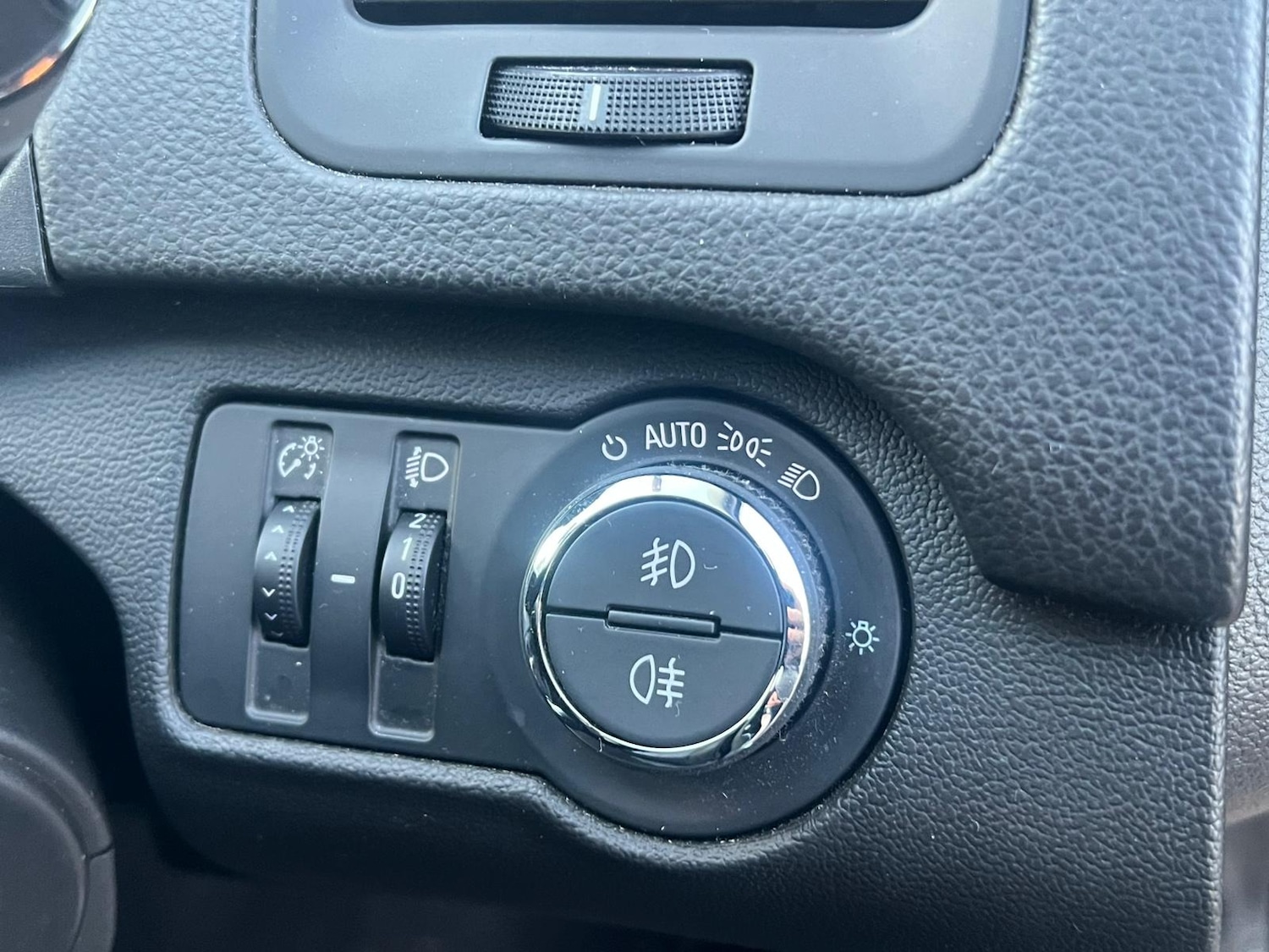 Used Vauxhall Insignia 2015 for sale - 76638222: Photo 32