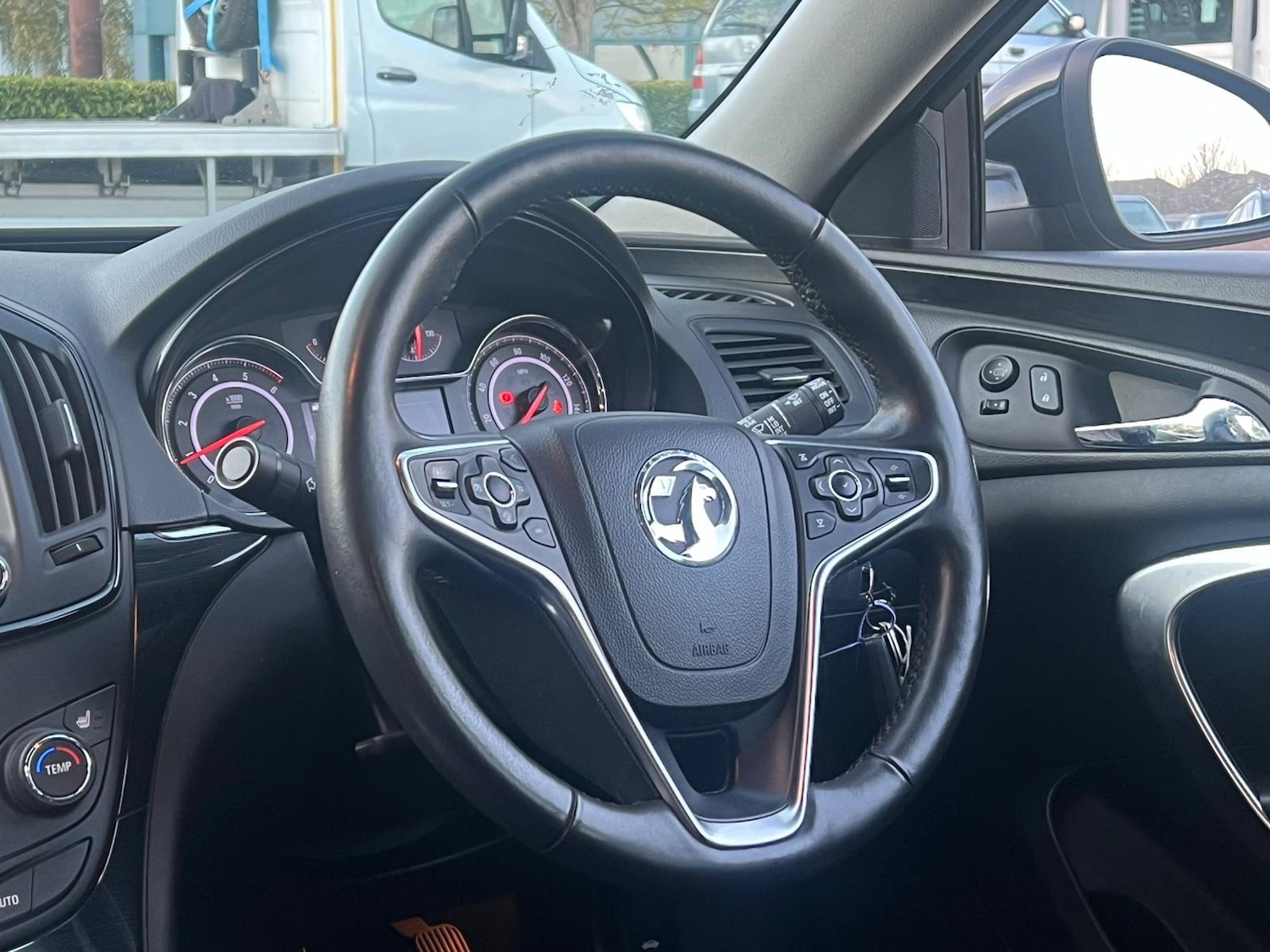 Used Vauxhall Insignia 2015 for sale - 76638222: Photo 45