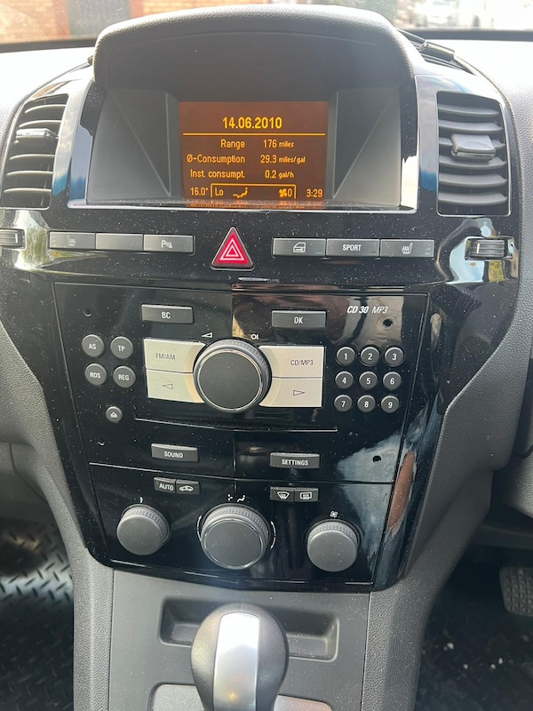 Used Vauxhall Zafira 2010 for sale - 76225343: Photo 17