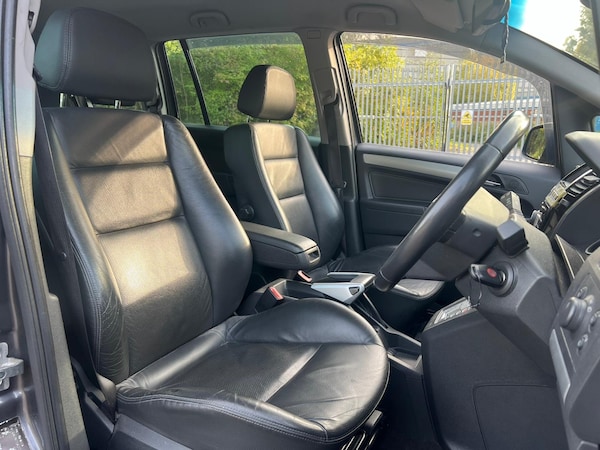 Used Vauxhall Zafira 2010 for sale - 76225343: Photo 19