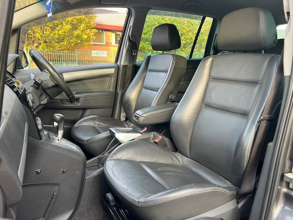 Used Vauxhall Zafira 2010 for sale - 76225343: Photo 20