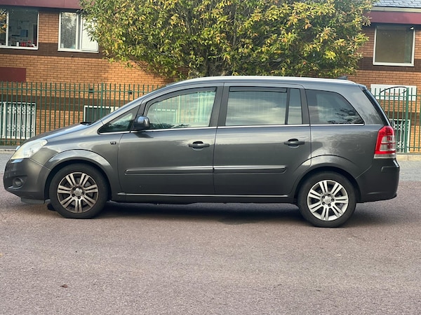 Used Vauxhall Zafira 2010 for sale - 76225343: Photo 5