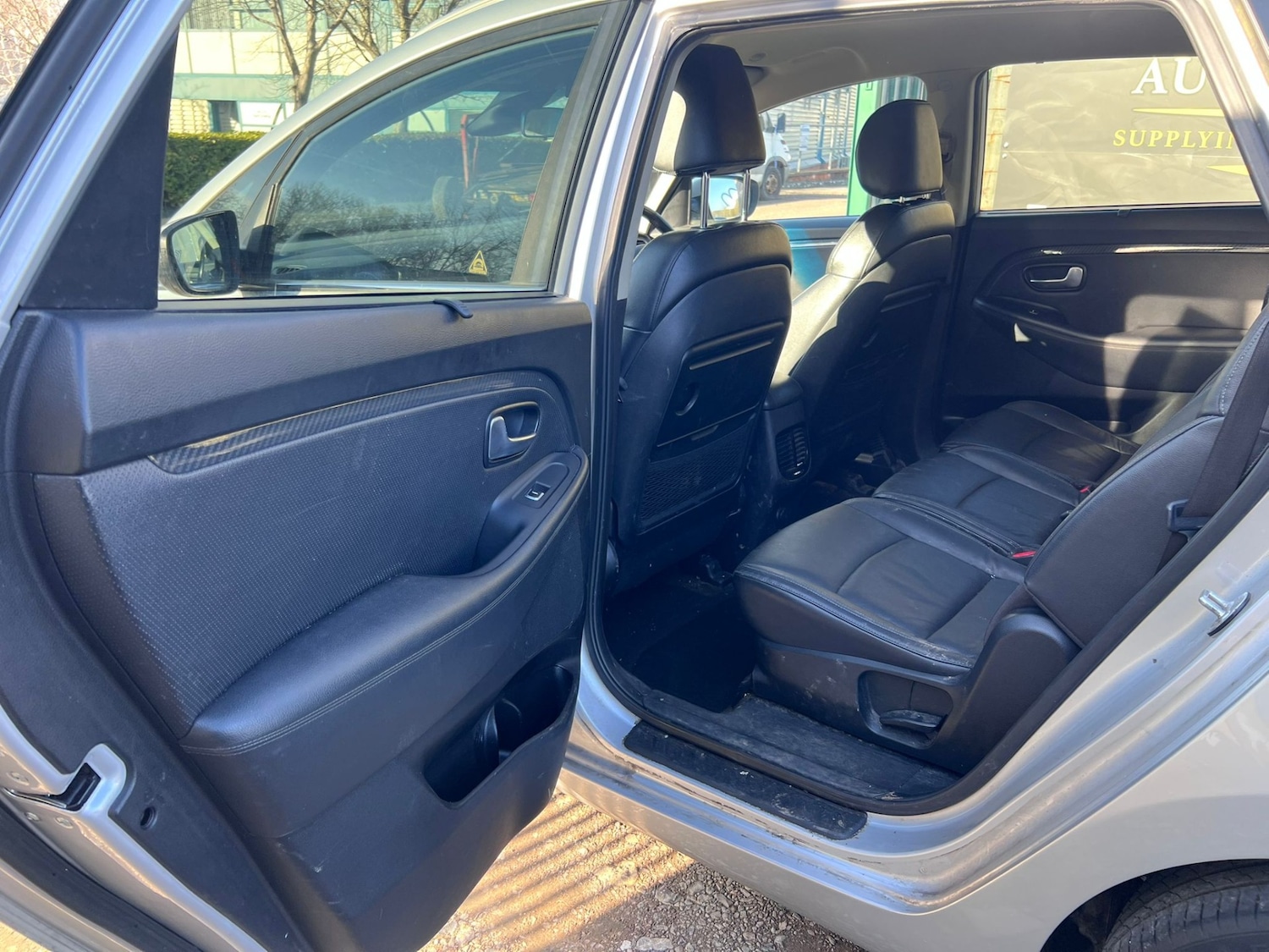 Used Kia Carens 2017 for sale - 77720572: Photo 12