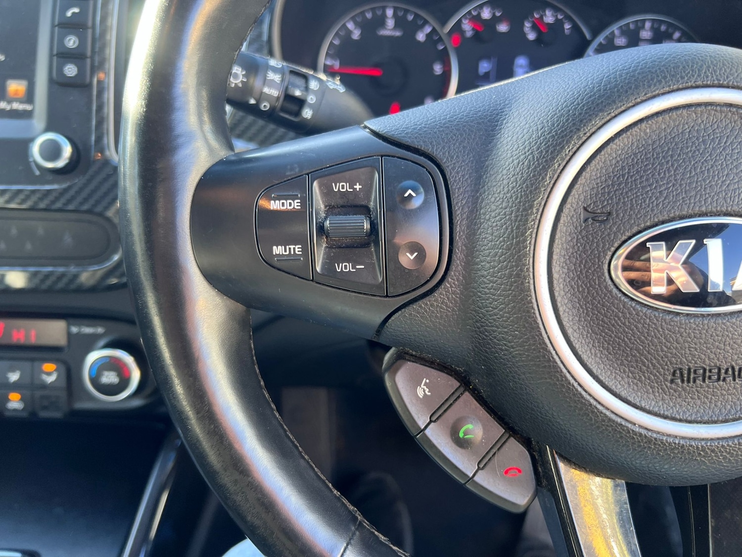 Used Kia Carens 2017 for sale - 77720572: Photo 19