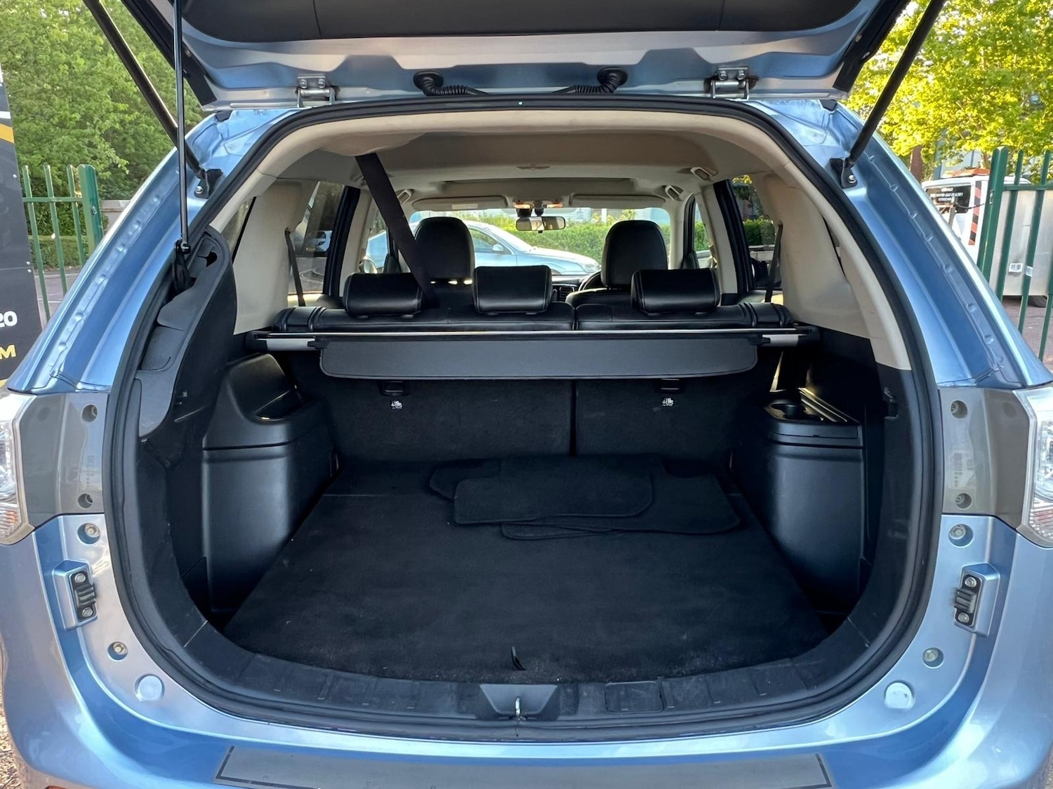 Vehicle 28