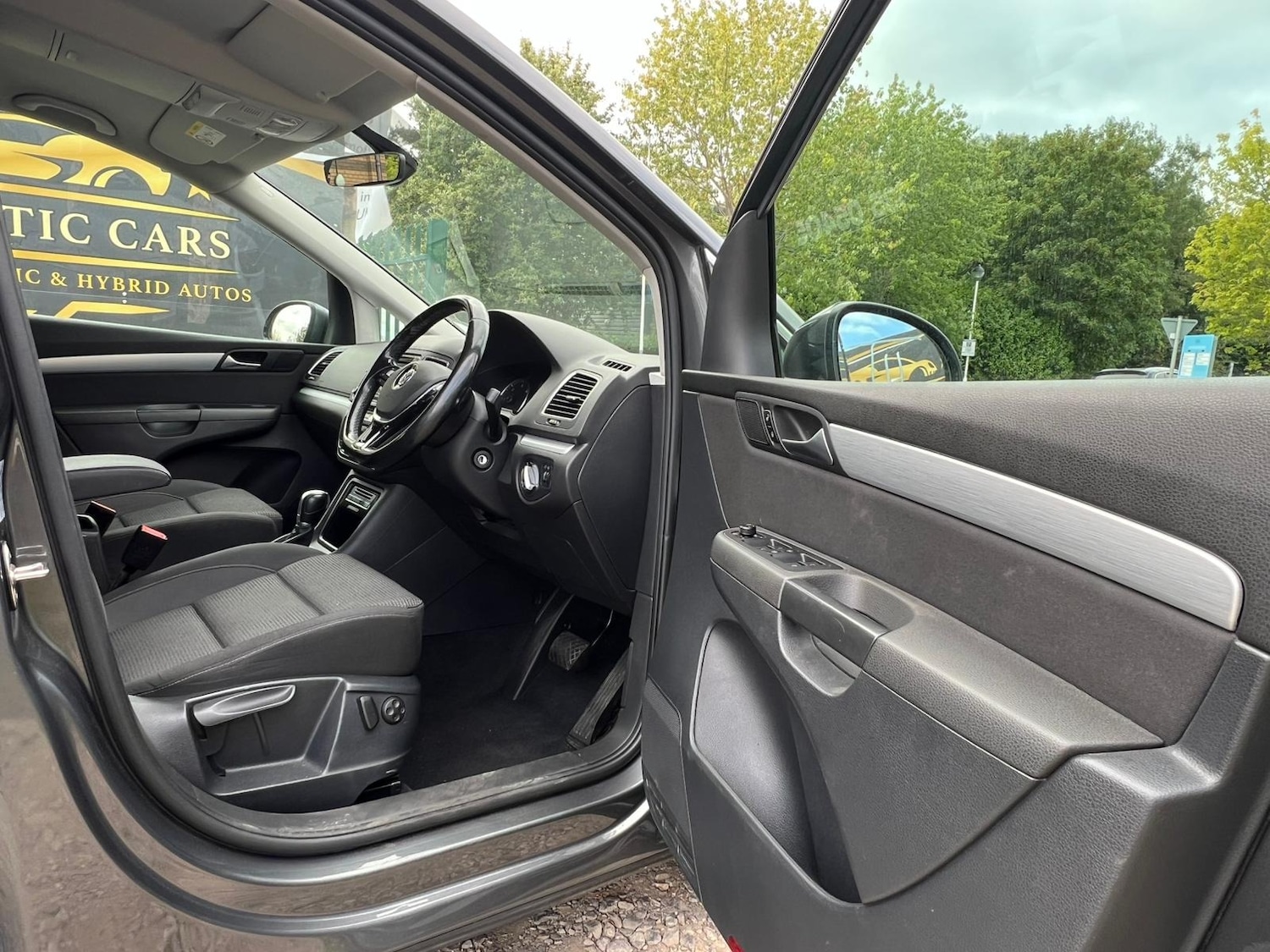 Used Volkswagen Sharan 2017 for sale - 77392162: Photo 24