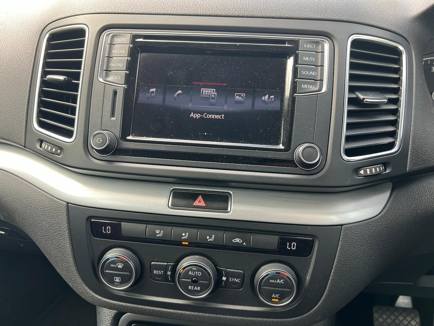 Used Volkswagen Sharan 2017 for sale - 77392162: Photo 35