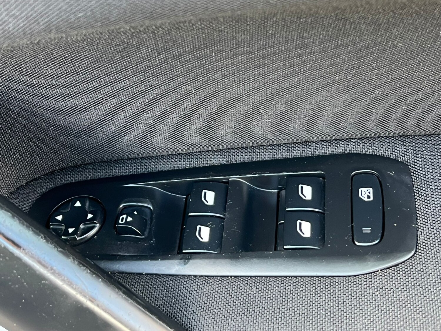 Used Peugeot 308 2015 for sale - 75497298: Photo 39