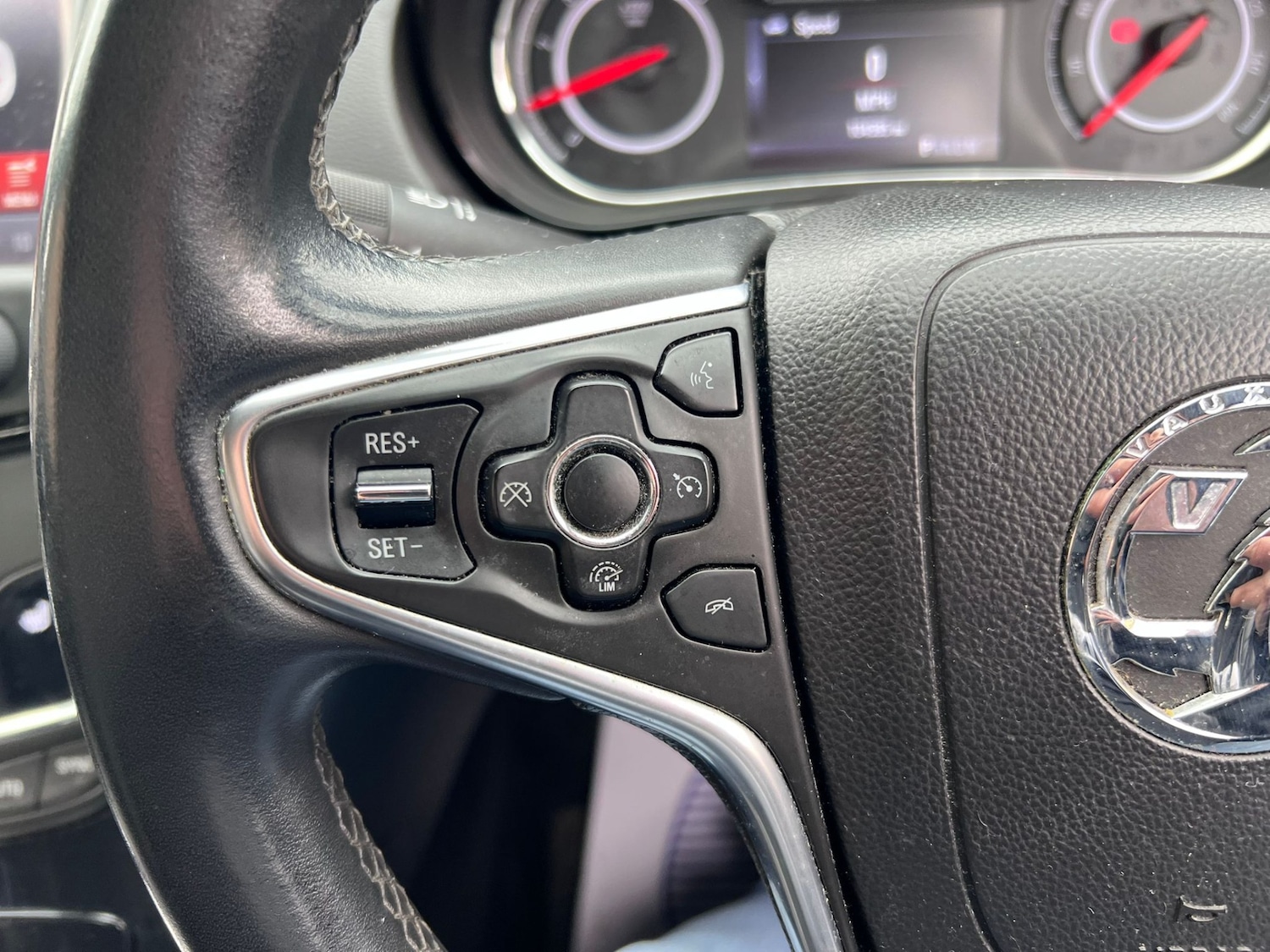 Used Vauxhall Insignia 2014 for sale - 77159639: Photo 24