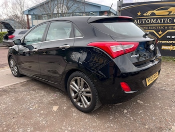Used Hyundai i30 2015 for sale - 77819119: Photo
