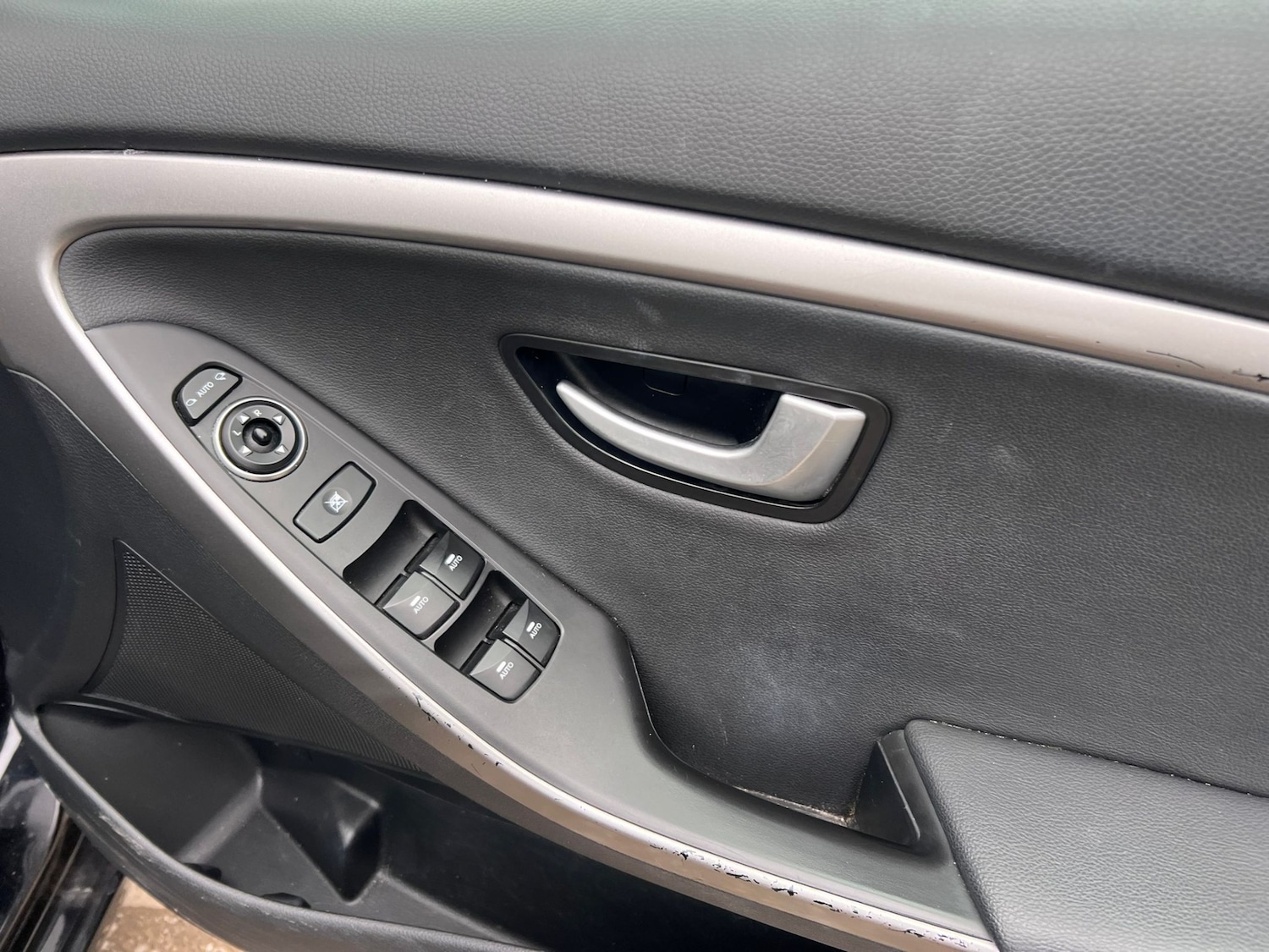 Used Hyundai i30 2015 for sale - 77819119: Photo 9