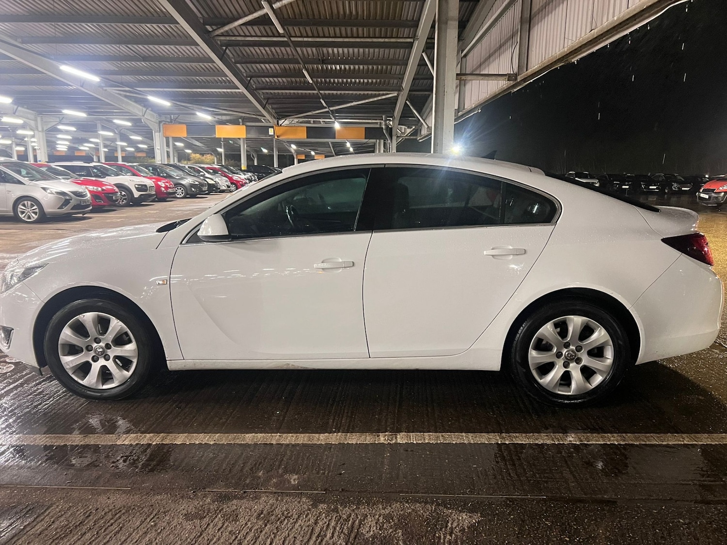 Used Vauxhall Insignia 2016 for sale - 77158478: Photo 2