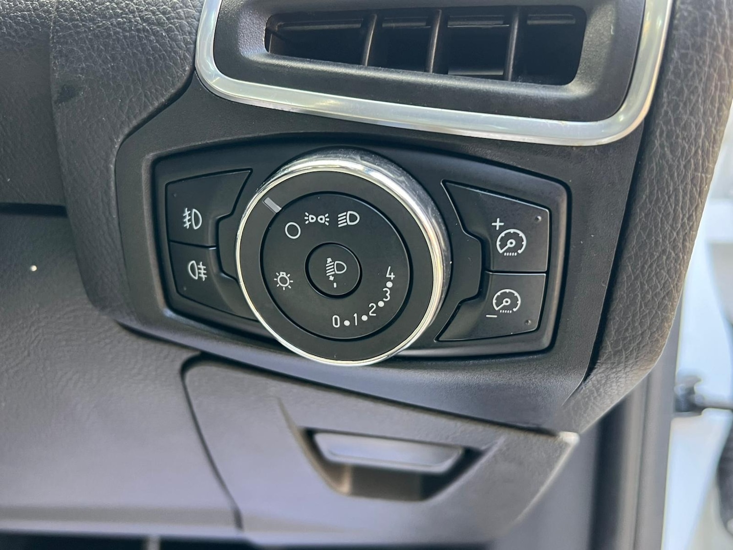 Used Ford Focus 2012 for sale - 76178132: Photo 24