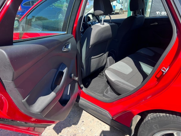 Used Ford Focus 2012 for sale - 75656359: Photo 13
