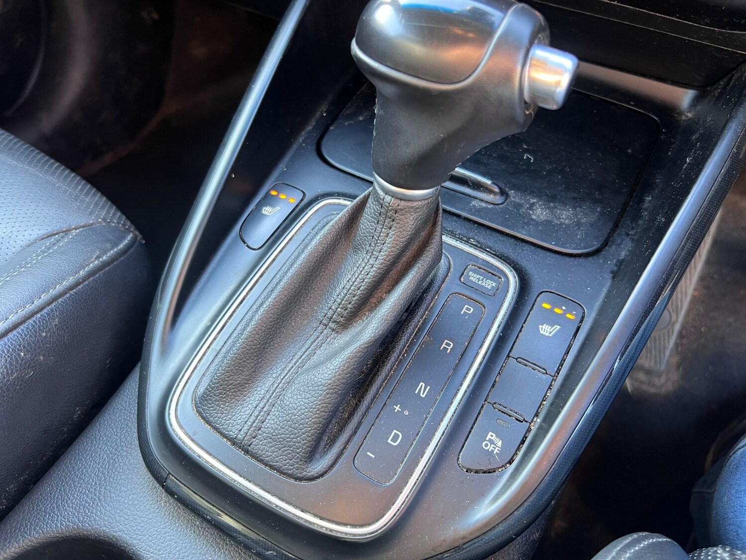 Used Kia Carens 2017 for sale - 78105040: Photo 16