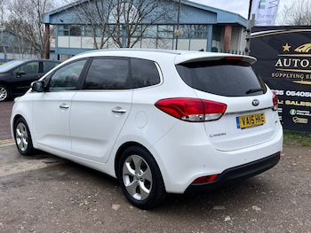 Used Kia Carens 2015 for sale - 77819130: Photo
