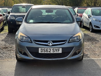 Used Vauxhall Astra 2013 for sale - 76107608: Photo 2