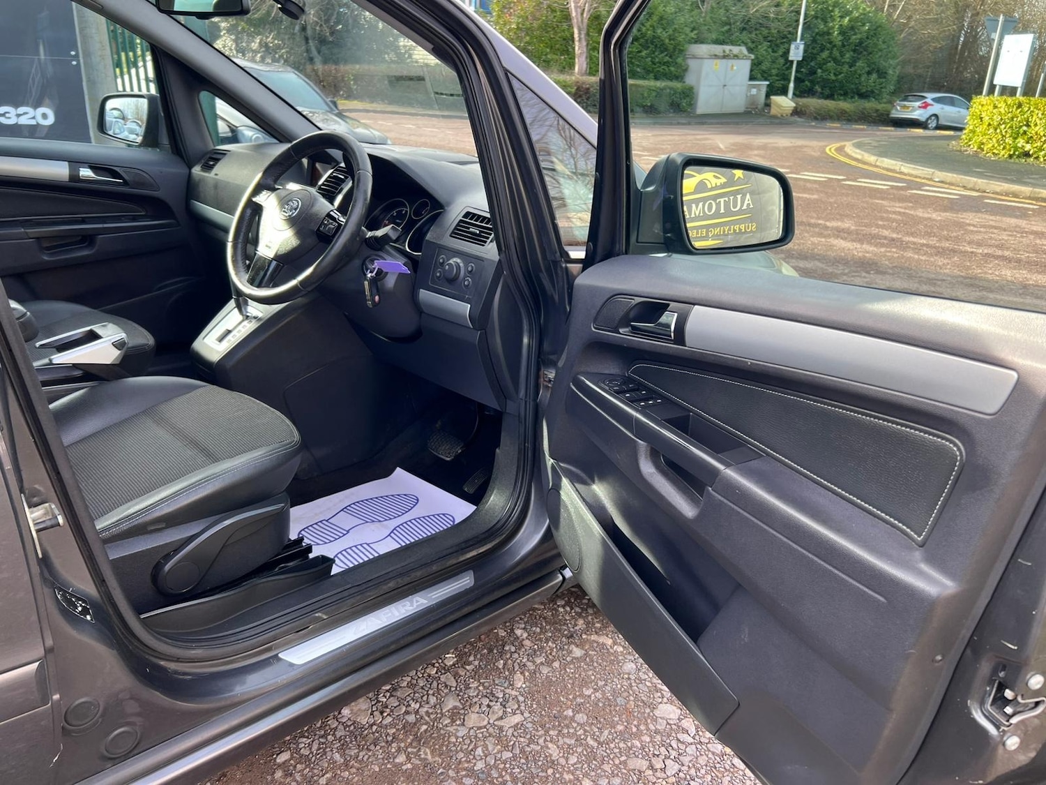 Used Vauxhall Zafira 2010 for sale - 78105738: Photo 10