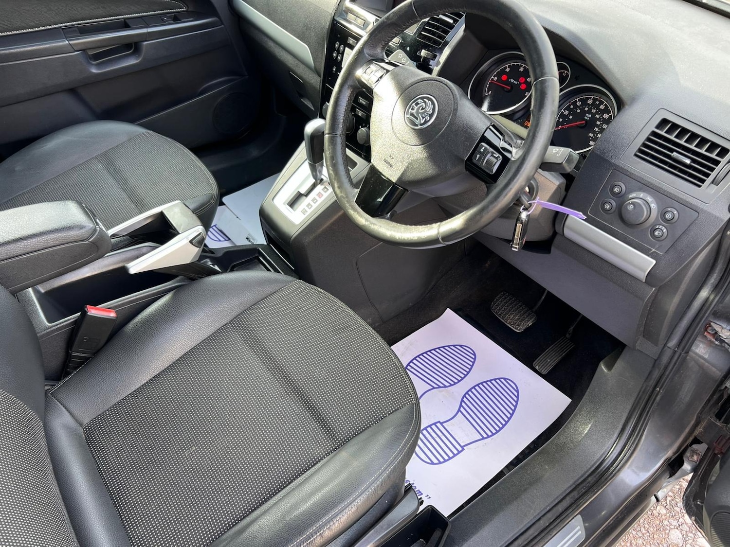 Used Vauxhall Zafira 2010 for sale - 78105738: Photo 15