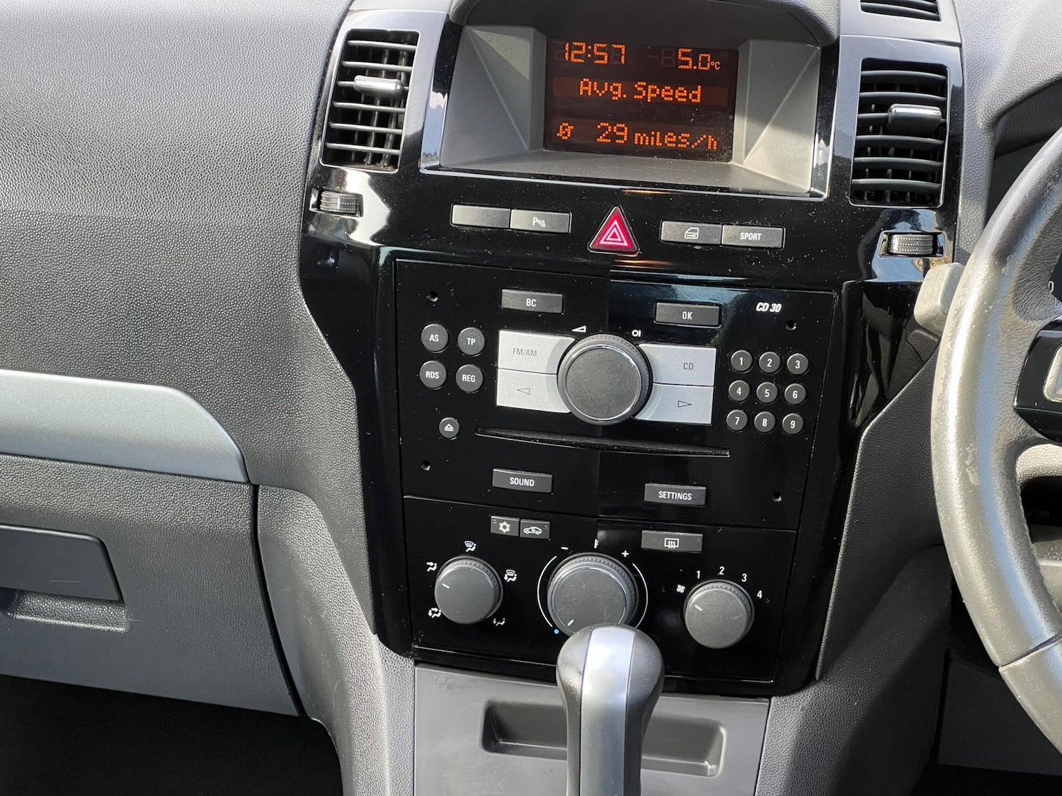 Used Vauxhall Zafira 2010 for sale - 78105738: Photo 21