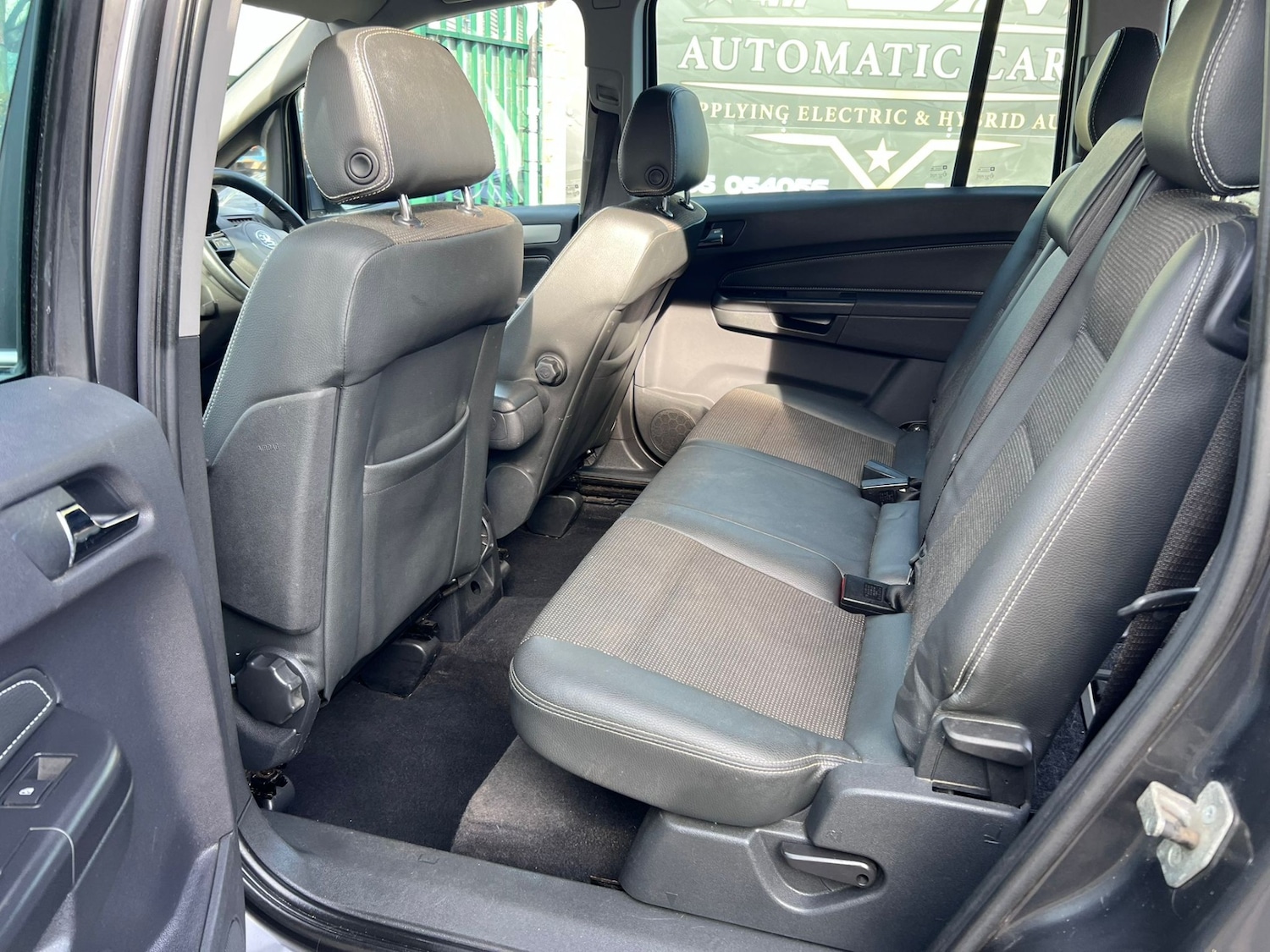 Used Vauxhall Zafira 2010 for sale - 78105738: Photo 27