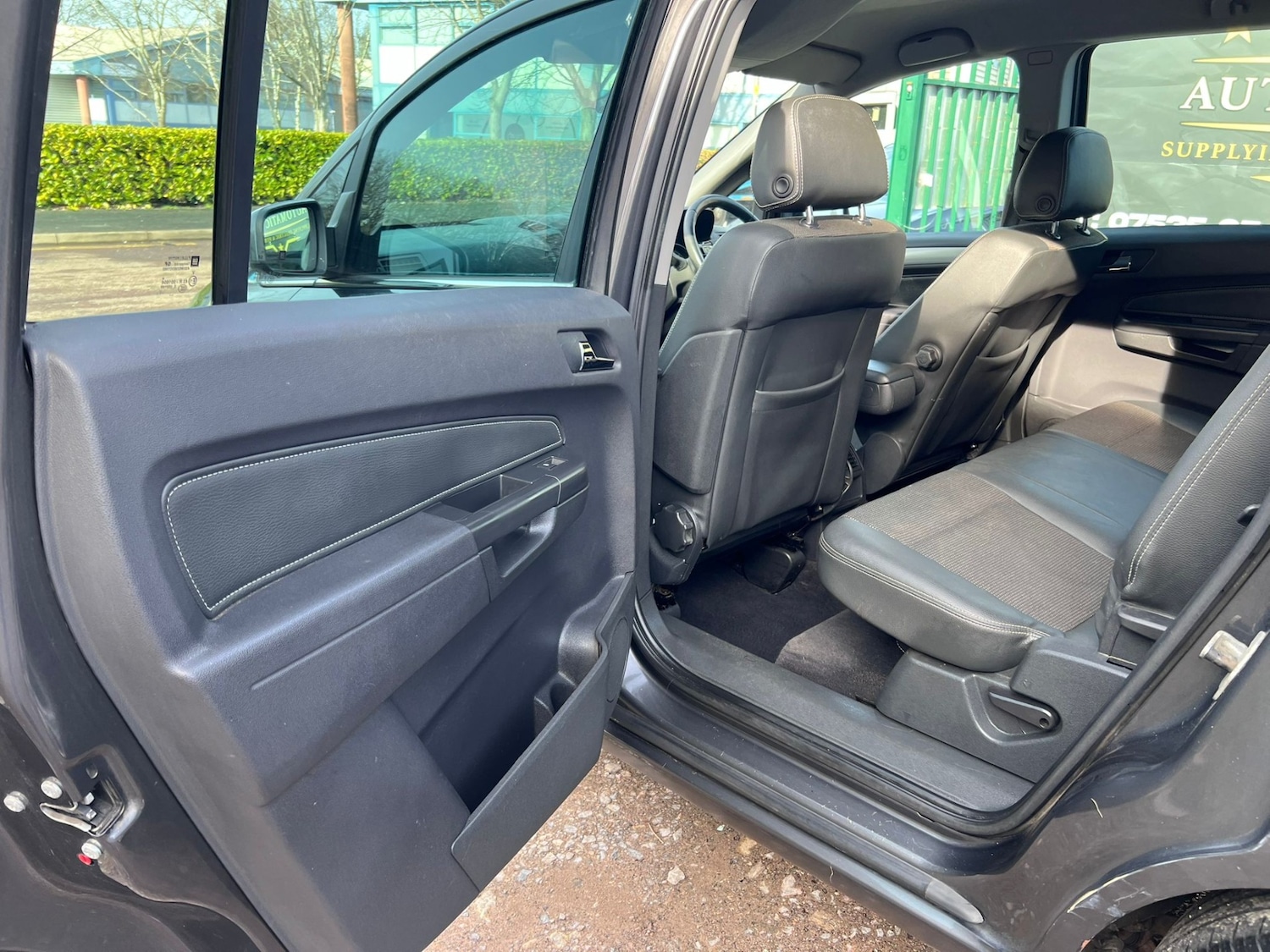 Used Vauxhall Zafira 2010 for sale - 78105738: Photo 28