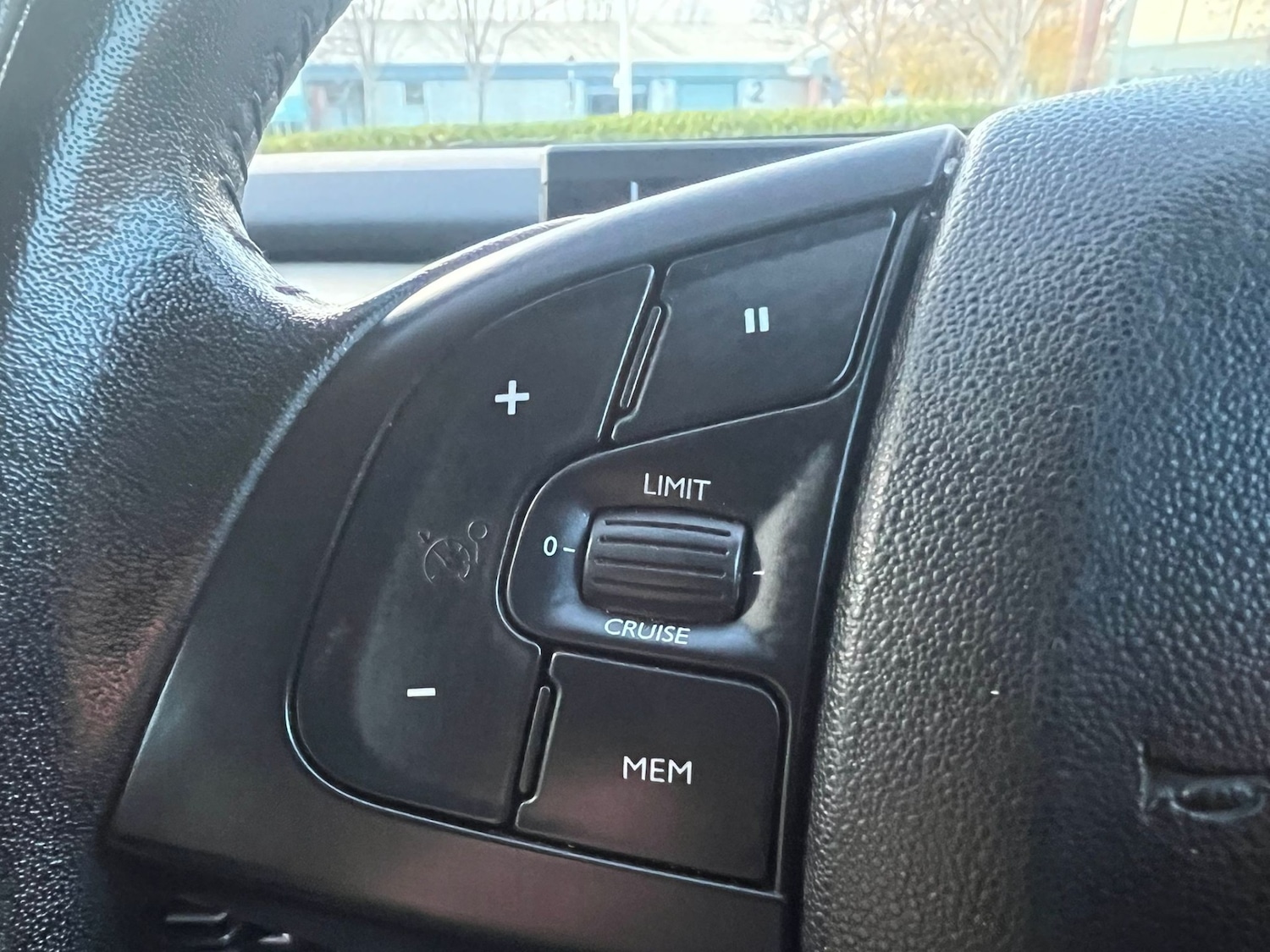 Used Citroen C4 Cactus 2015 for sale - 76693886: Photo 37