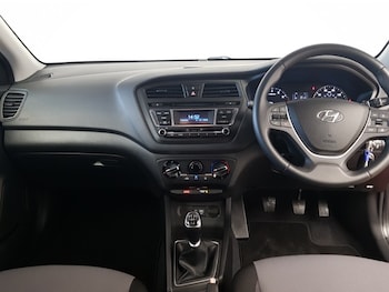 Used Hyundai i20 2017 for sale - 78118223: Photo